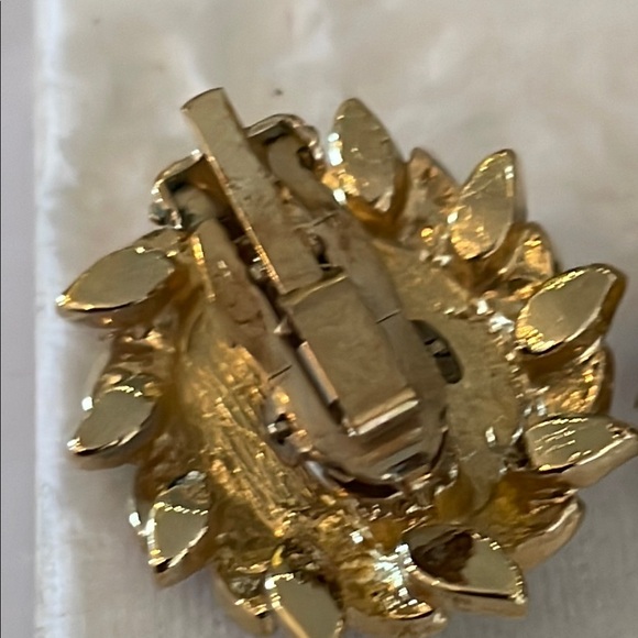 Vintage Black Onyx and Gold Sunburst Earrings with Intricate Design By Butler - Picture 5 of 11